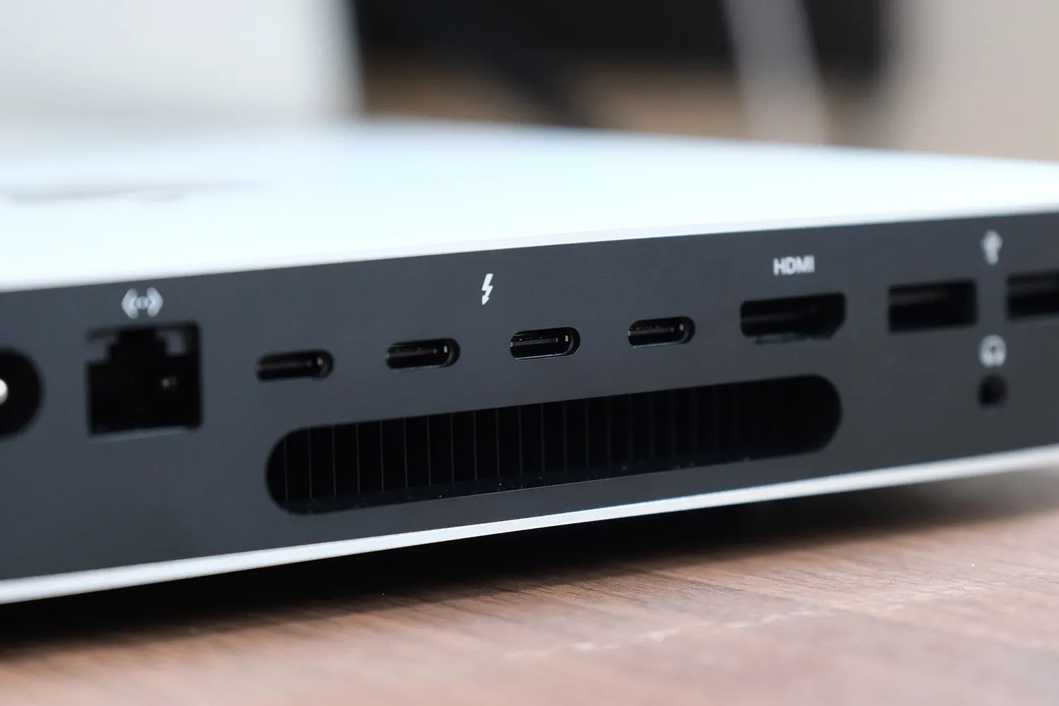 Mac mini(M2 Pro)排気口
