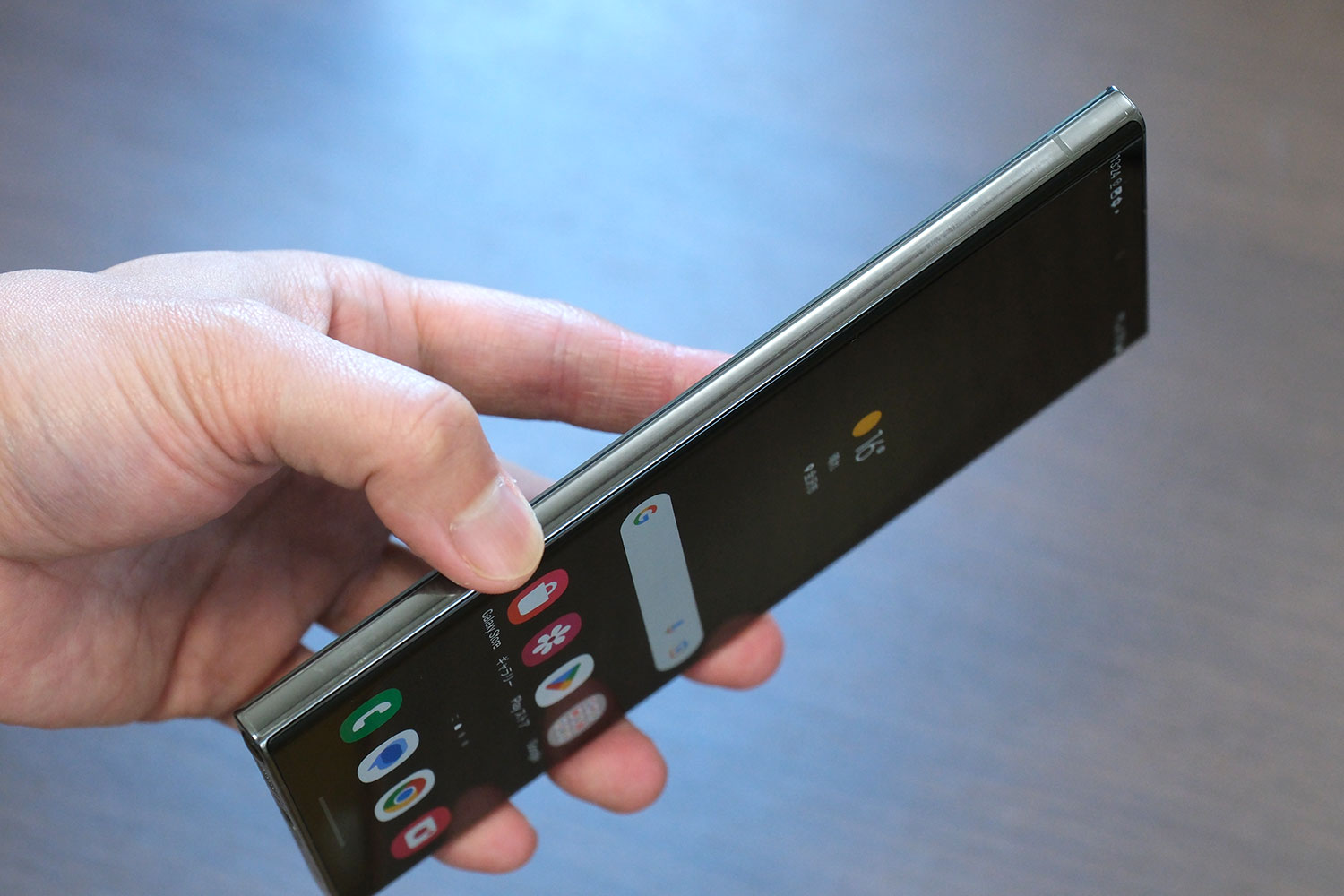 Galaxy S23 Ultra 本体左側