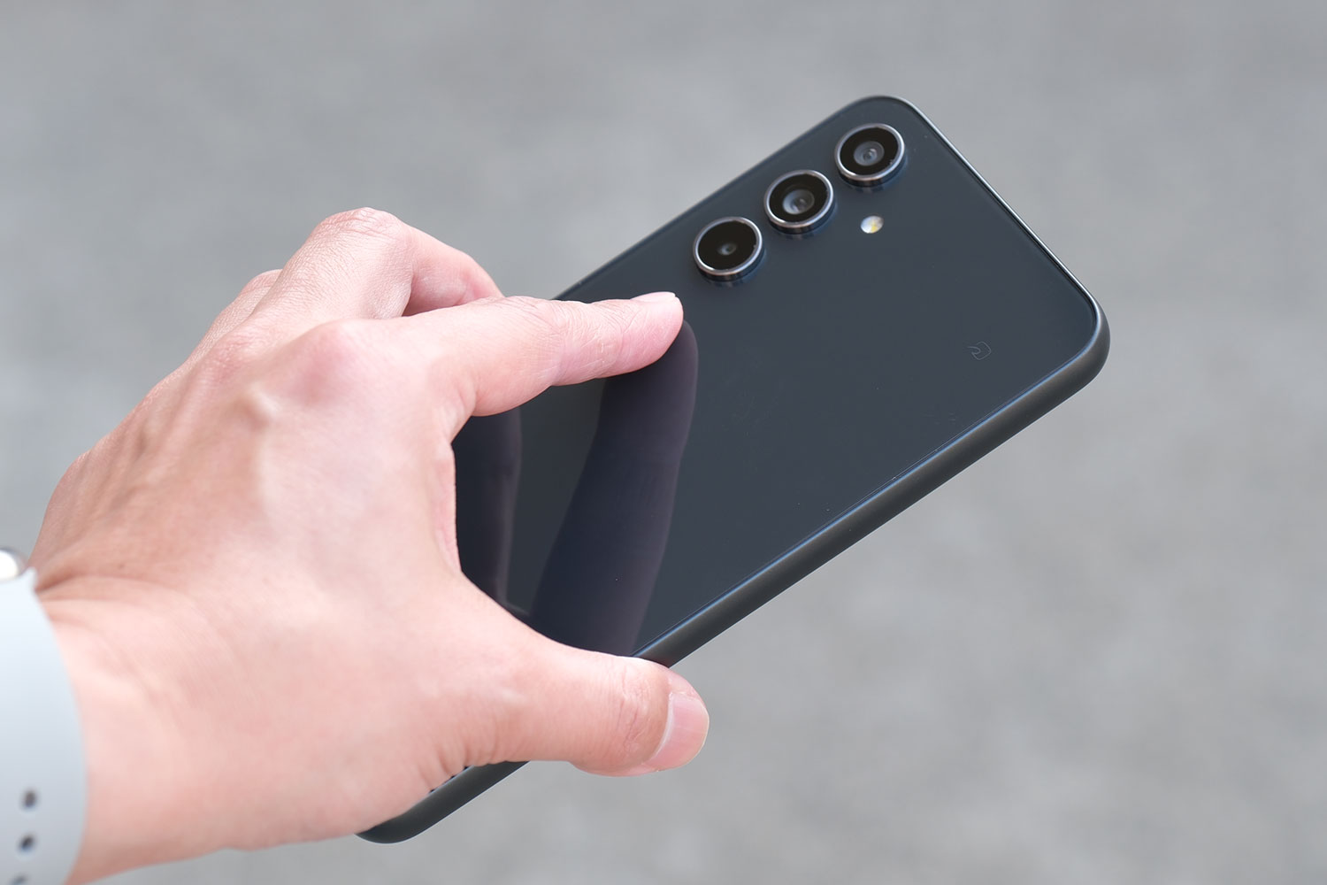 Galaxy A54 5G サイズ感