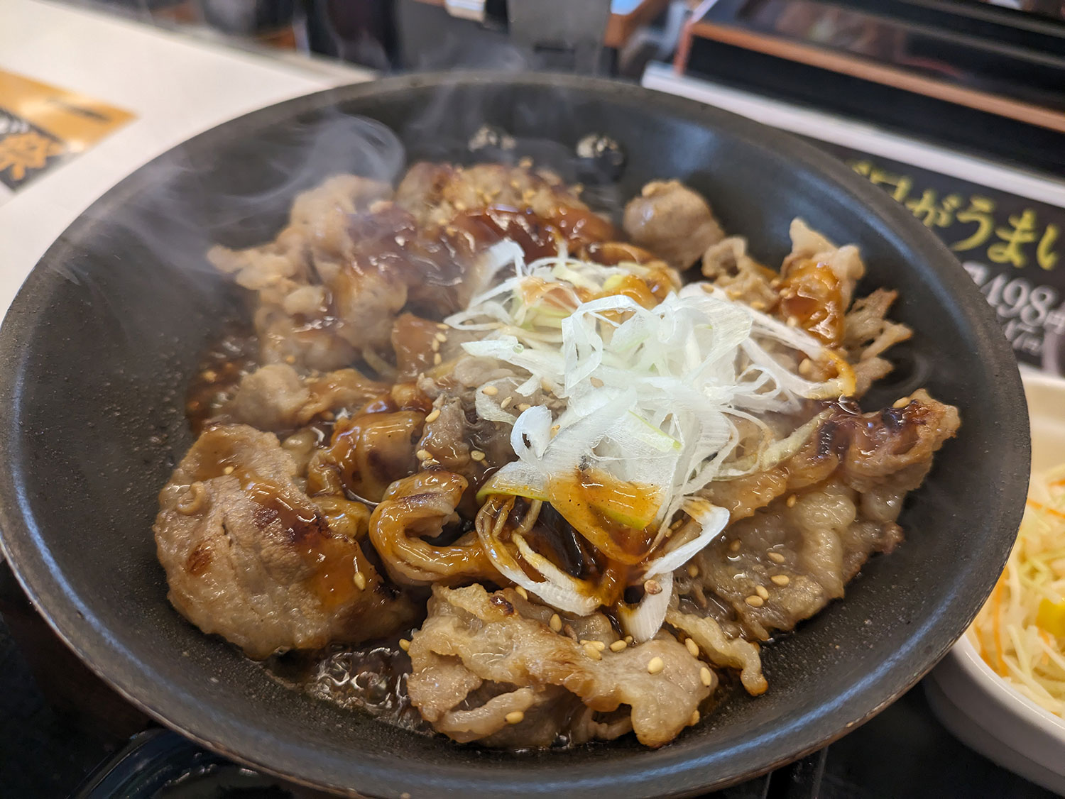 Pixel 7a 広角カメラで肉を撮影