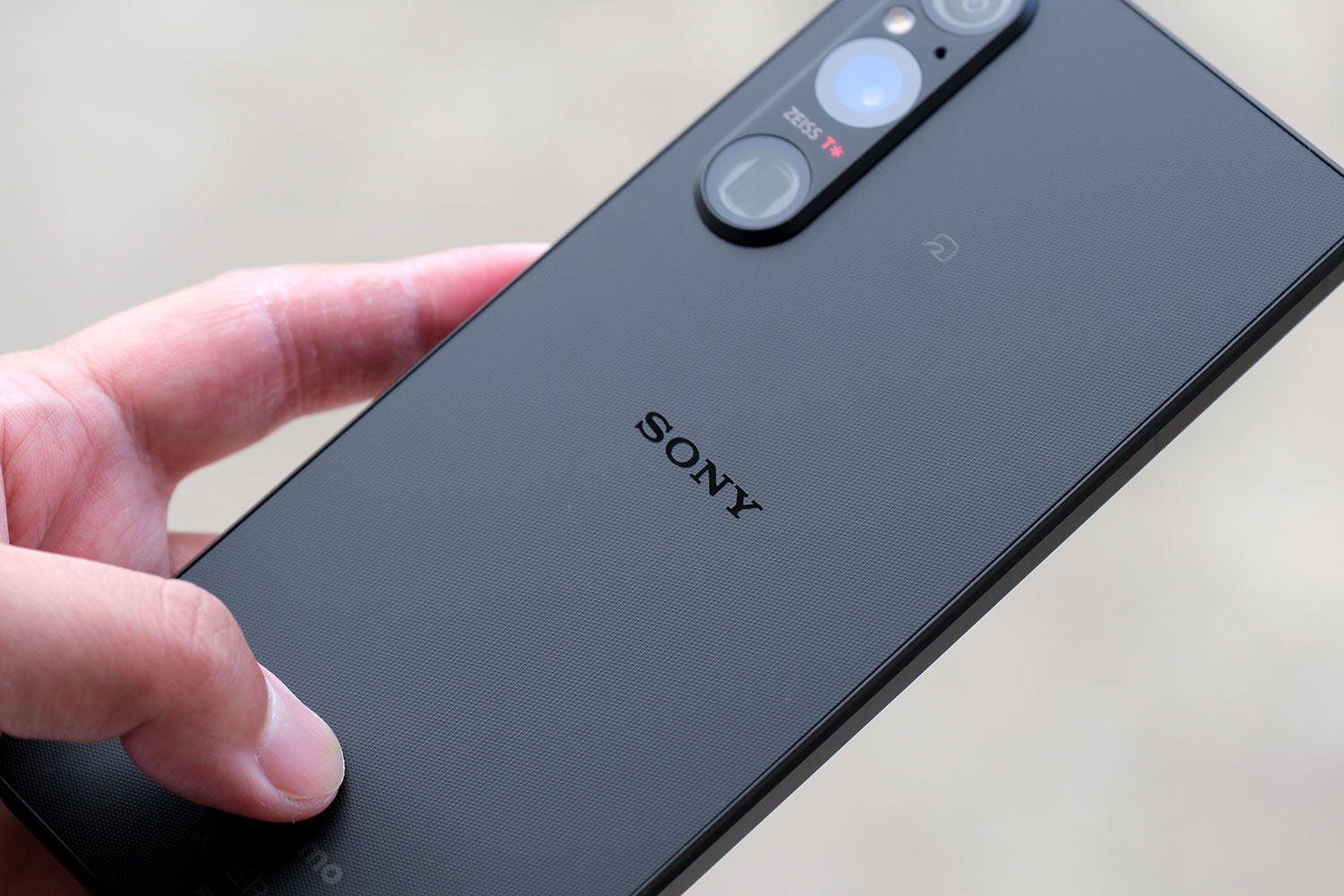 Xperia 1 V 背面パネルのデザイン