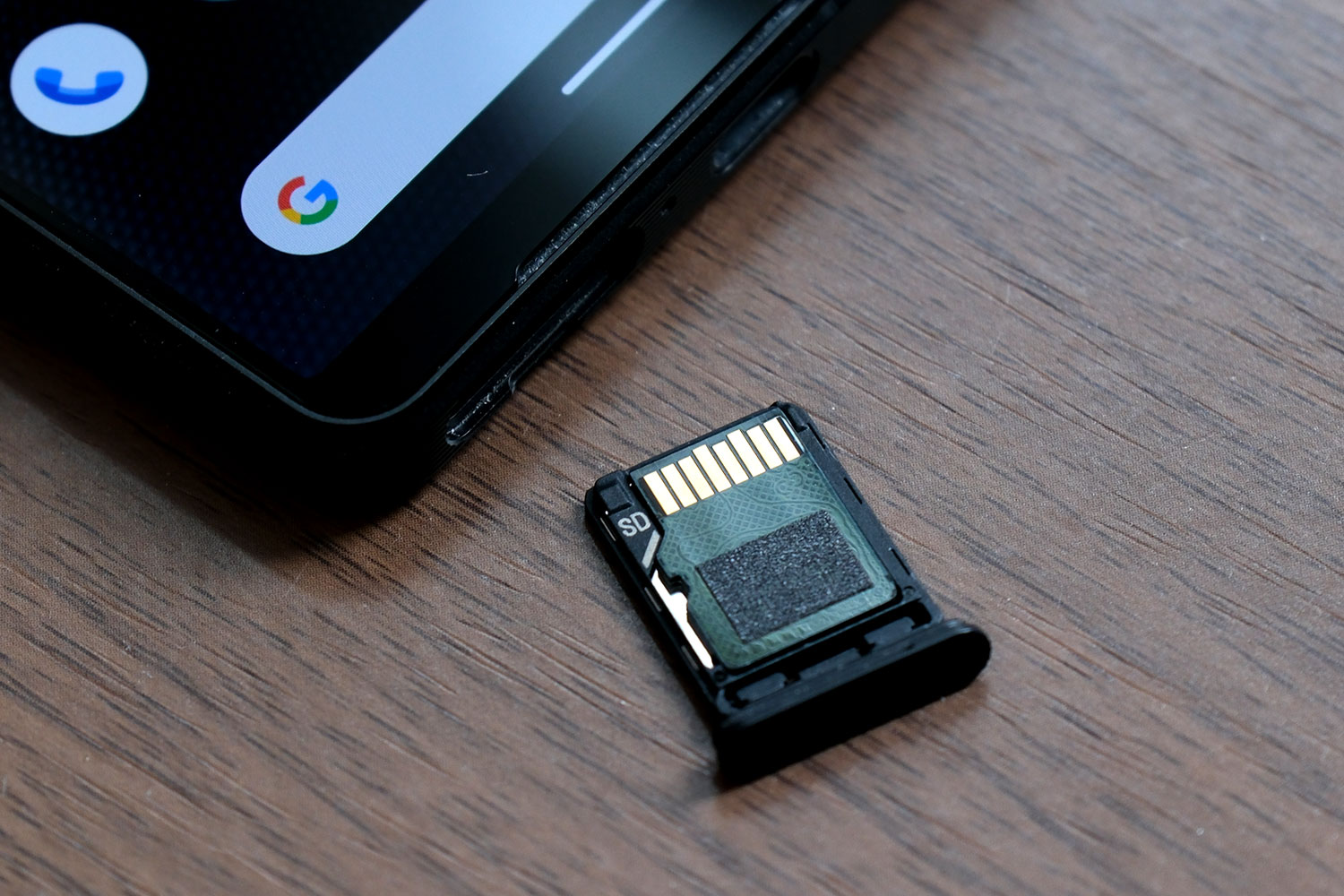 Xperia 1 V カードスロット