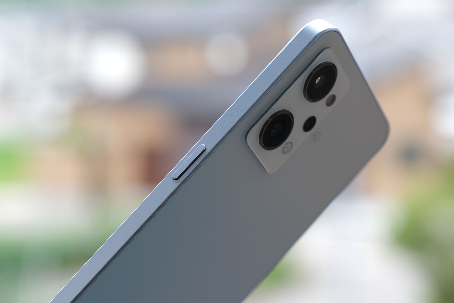 OPPO Reno7 A 右サイド操作ボタン