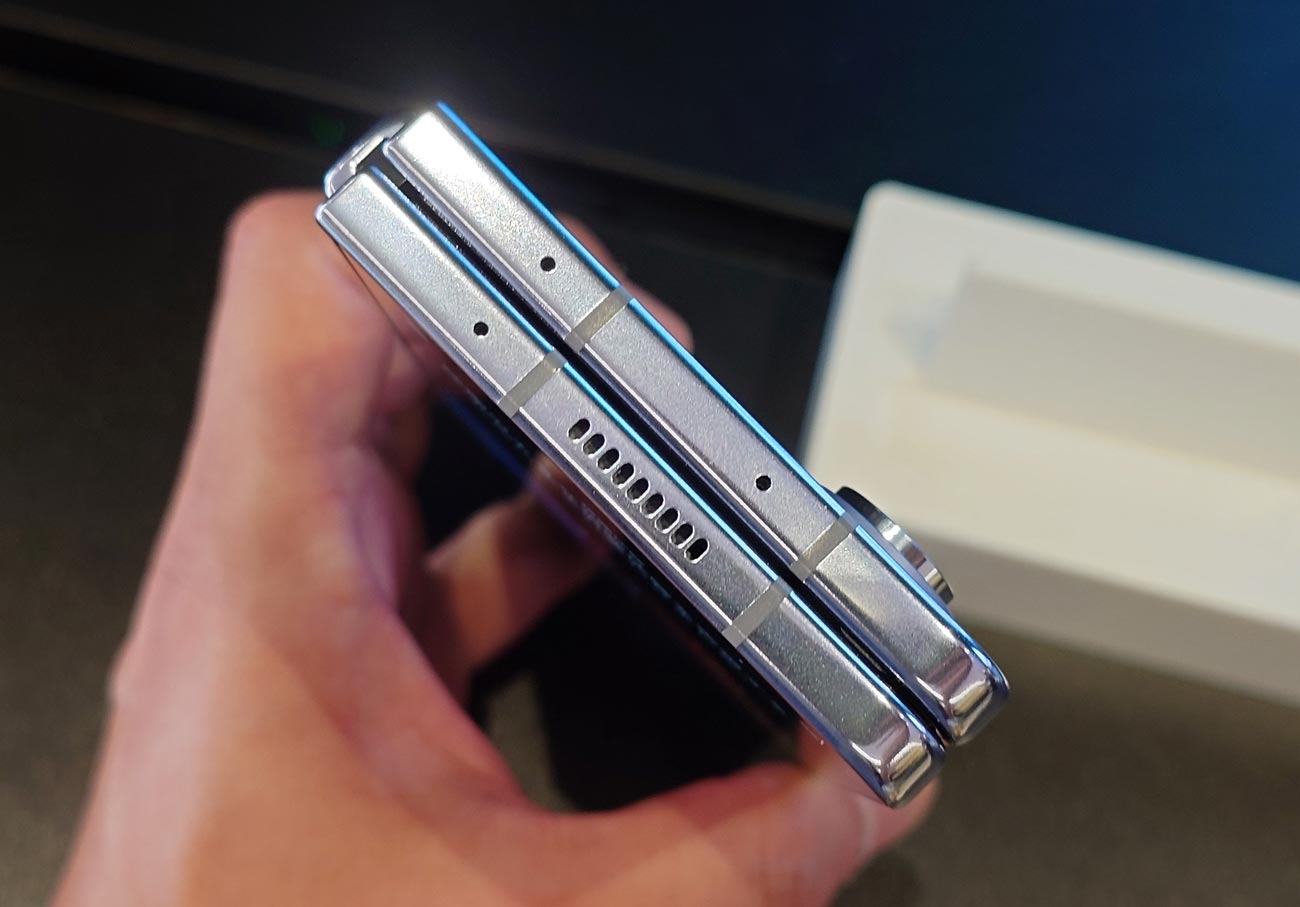 Galaxy Z Fold5 閉じた状態の隙間