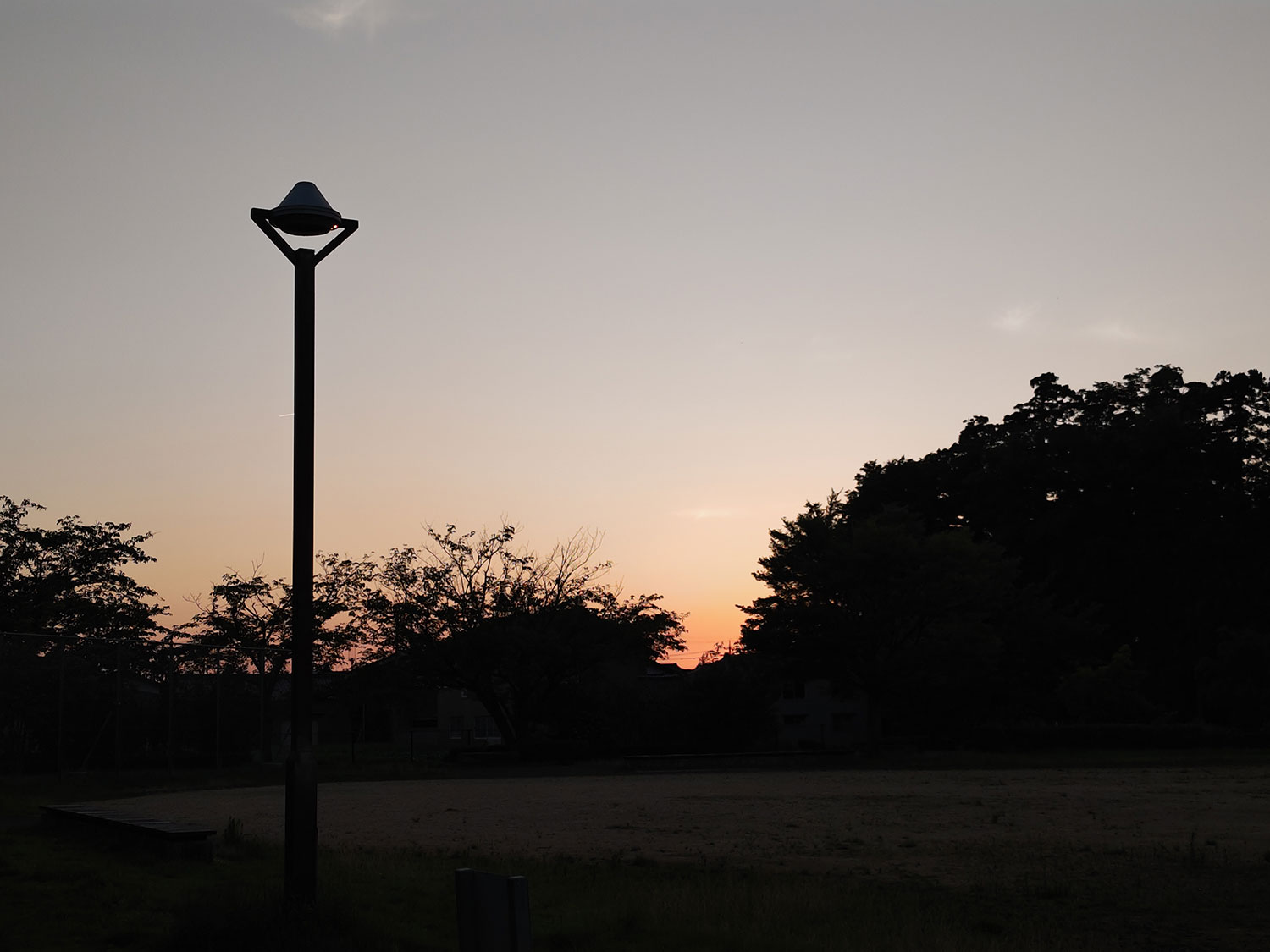 AQUOS R8 pro 広角2倍で夕焼けを撮影
