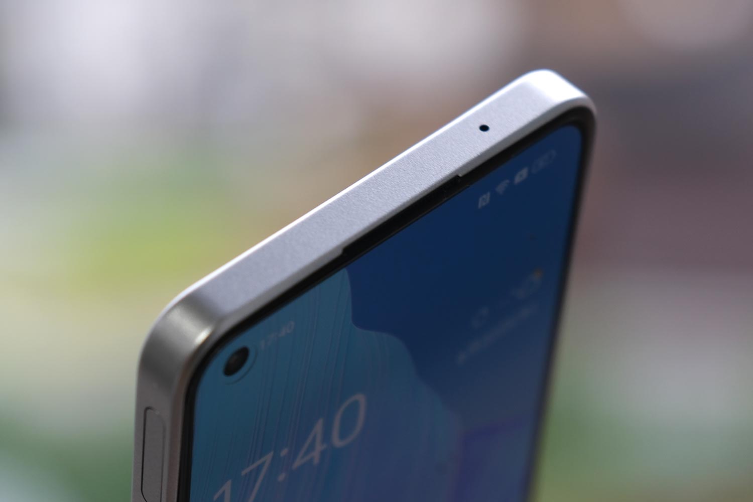 OPPO Reno9 A 本体上部