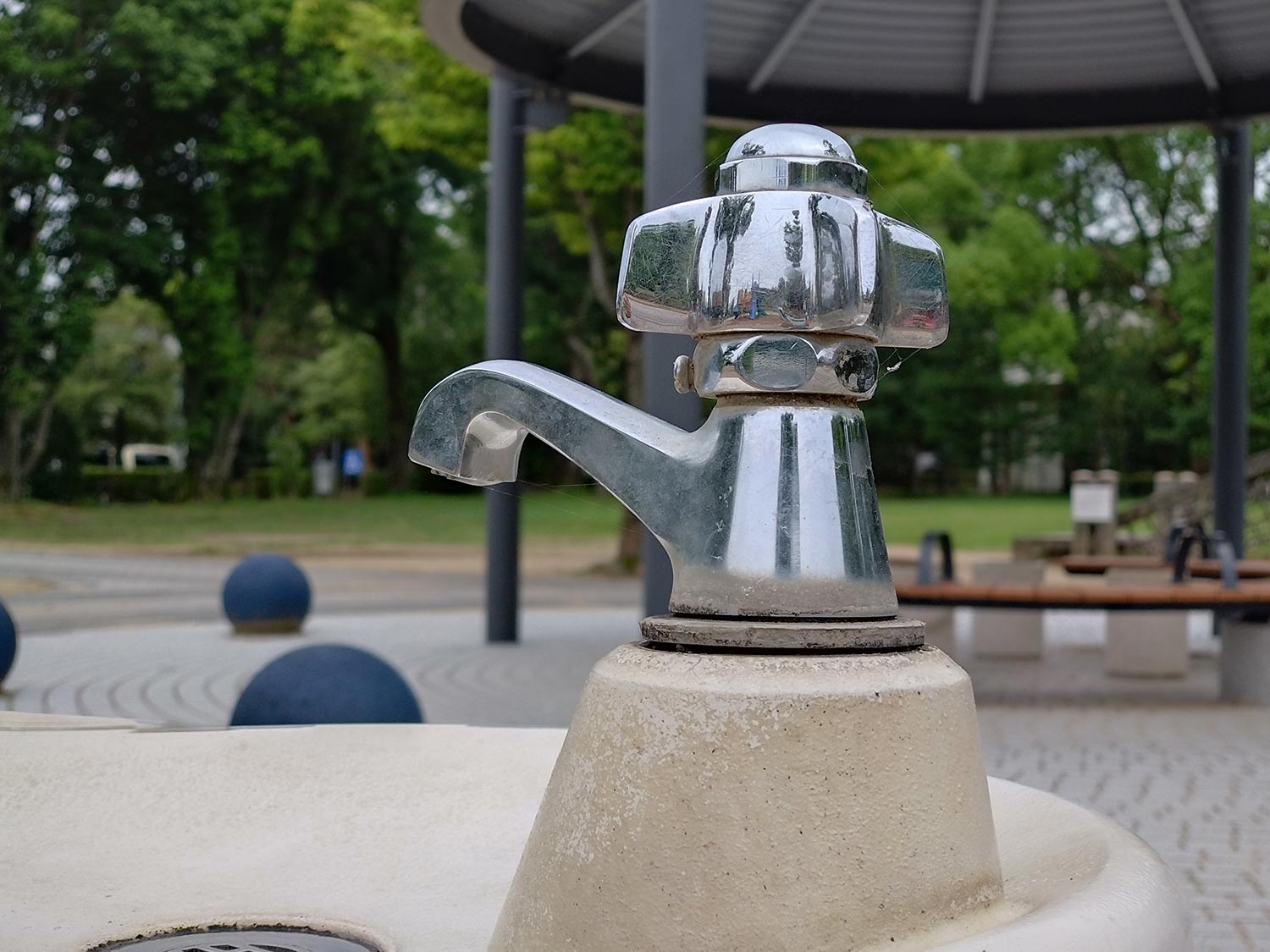 Xperia 10 V 望遠 × 2 水道の蛇口を撮影