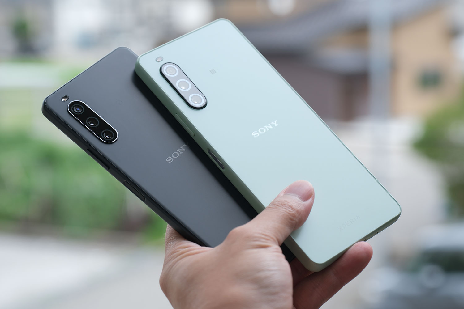 Xperia 10 IV → 10 V 背面パネル