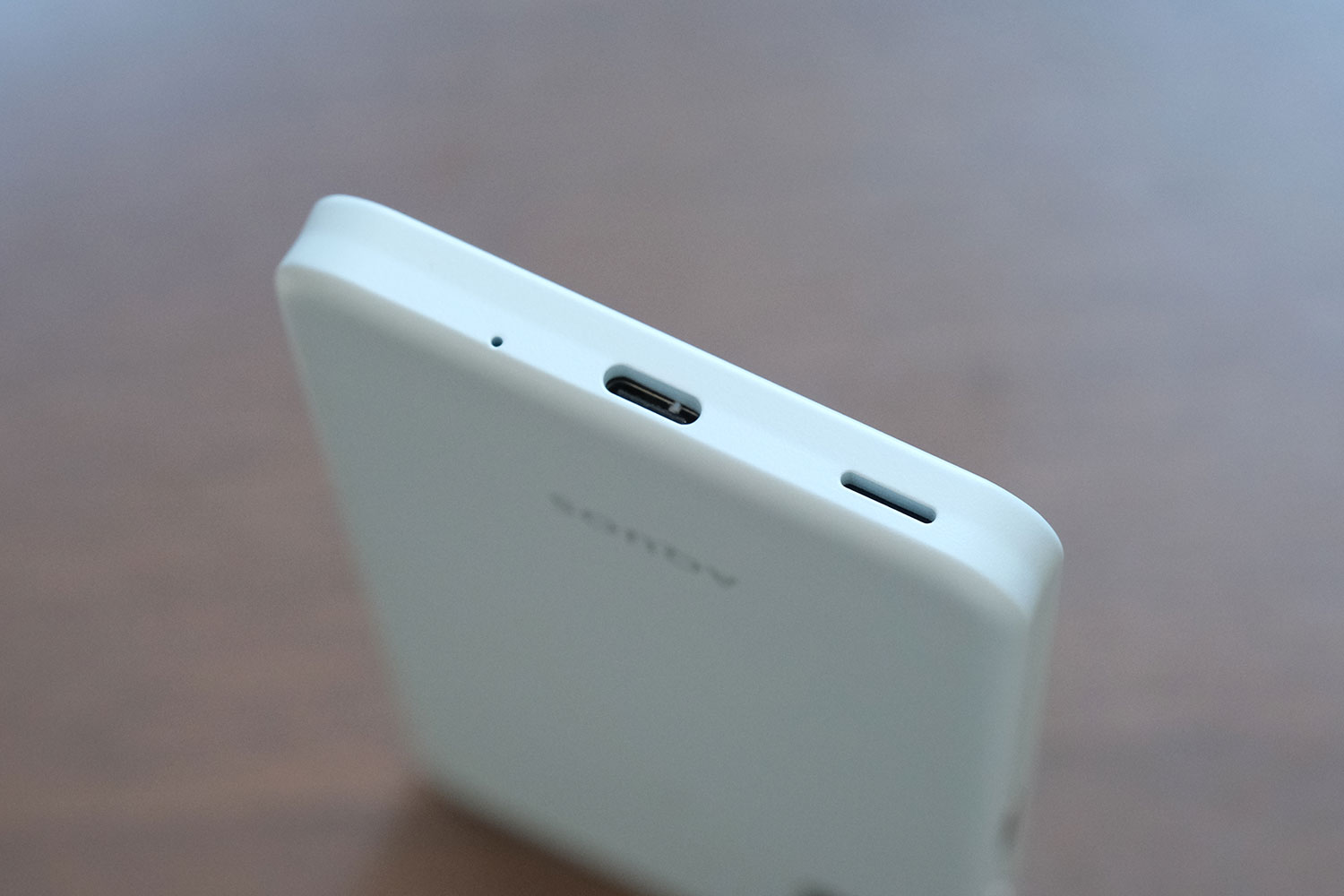 AQUOS wish3 内蔵スピーカー
