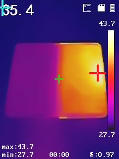 Pixel Fold 端末の発熱 正面