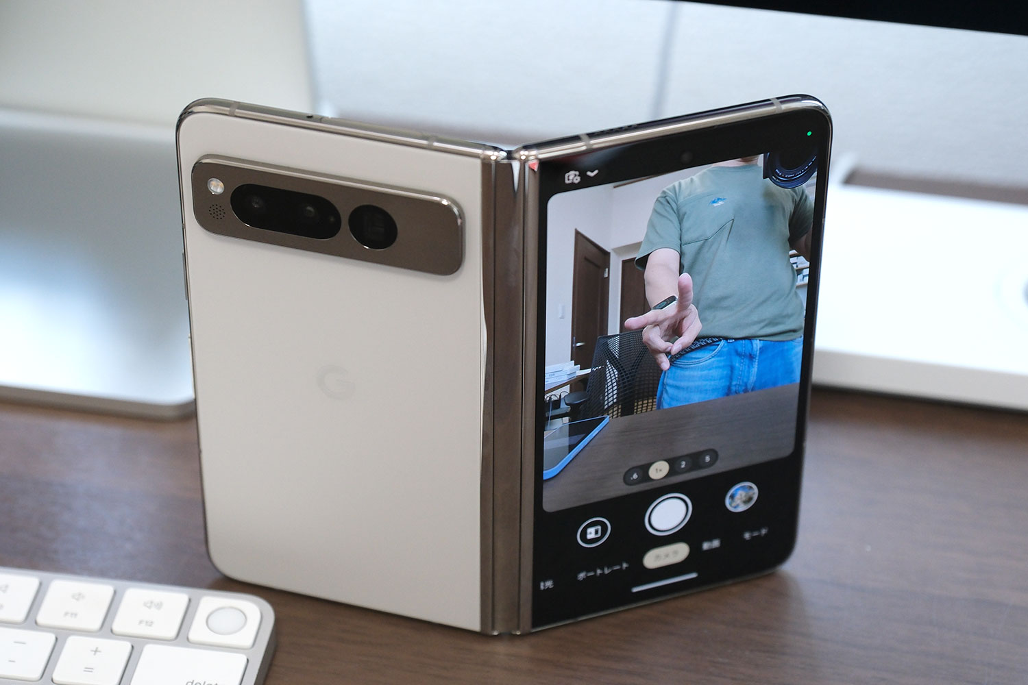 Pixel Fold カバーディスプレイにカメラのプレビュー表示