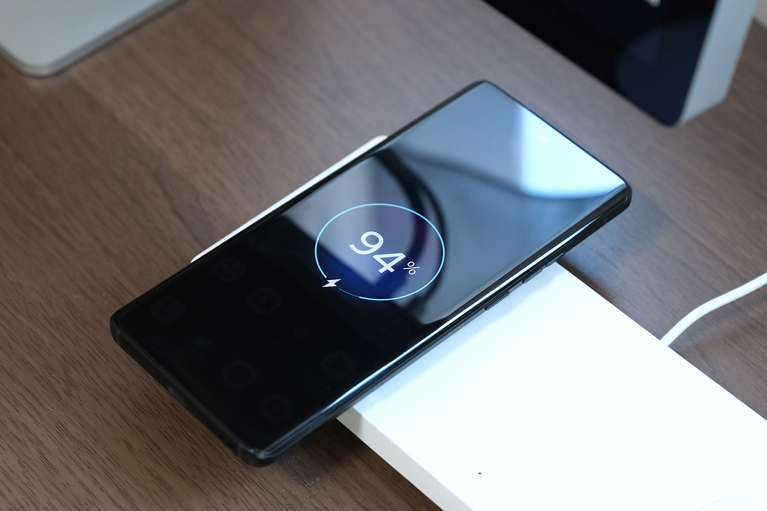 motorola edge 40 ワイヤレス充電対応