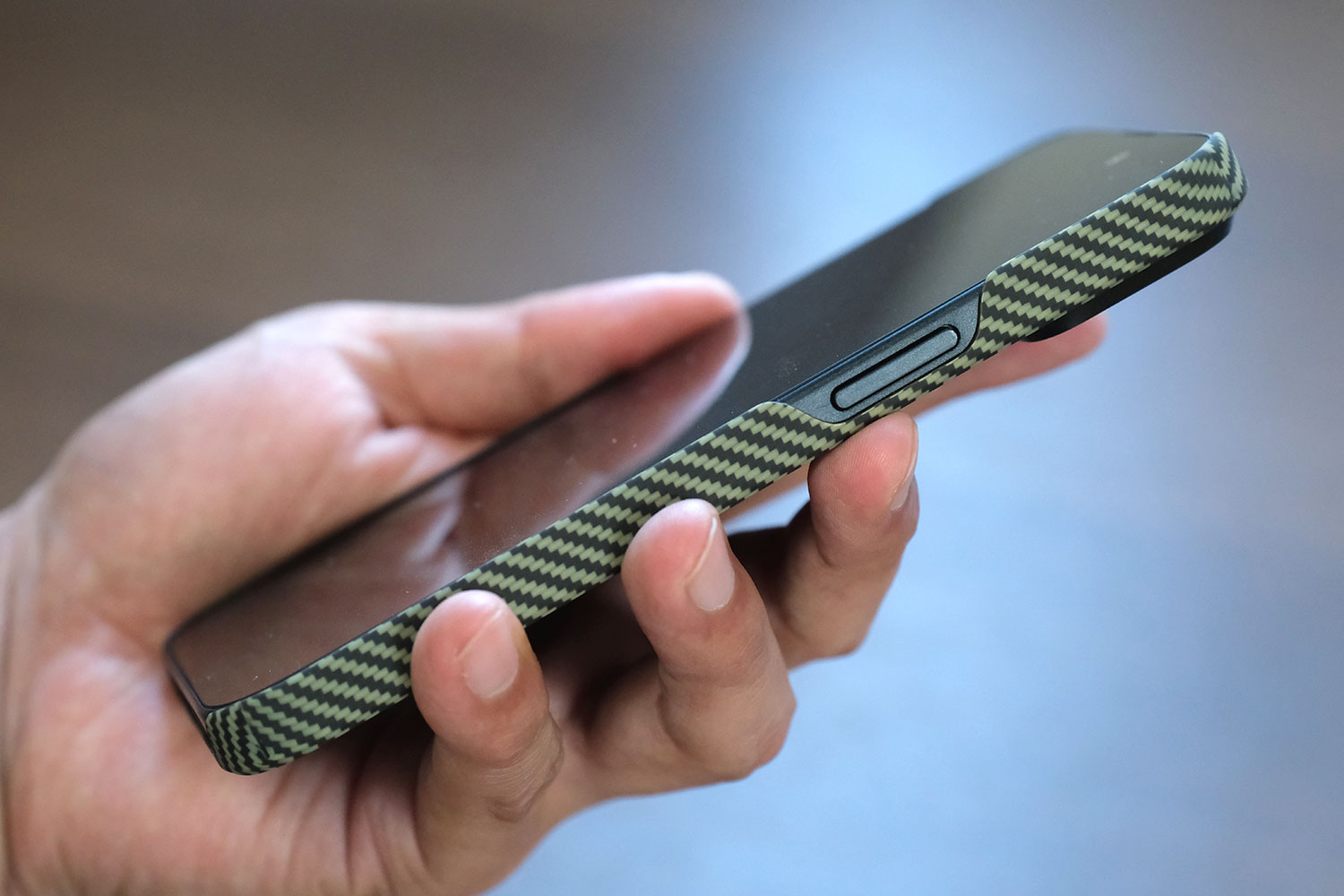 MagEZ Case 4 for iPhone 15 サイドボタン部分