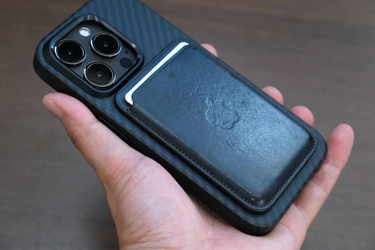PITAKA MagEZ Case Pro 4 + レザーウォレット