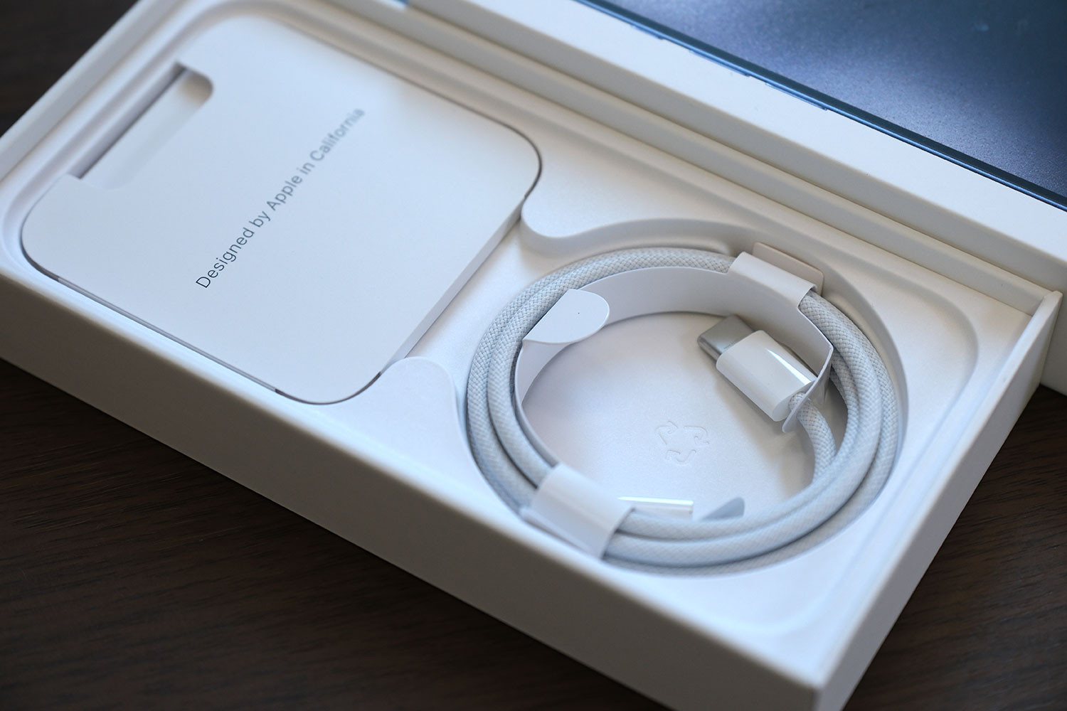 iPhone 15 Pro USB-C 充電ケーブル
