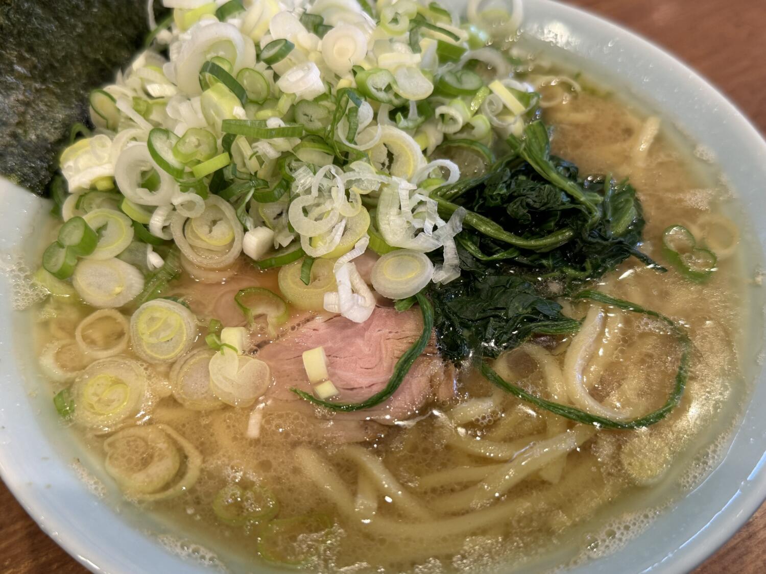 iPhone 15 Pro 広角×1.5でラーメンを撮影