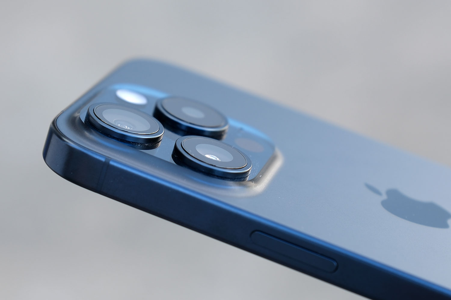 iPhone 15 Pro リアカメラ