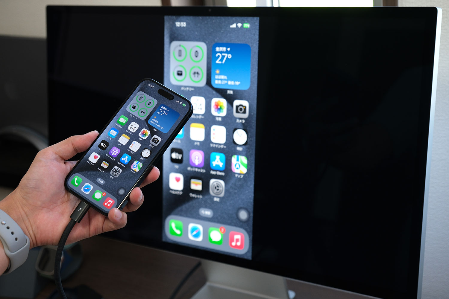 iPhone 15 Pro 外部モニターに画面を出力