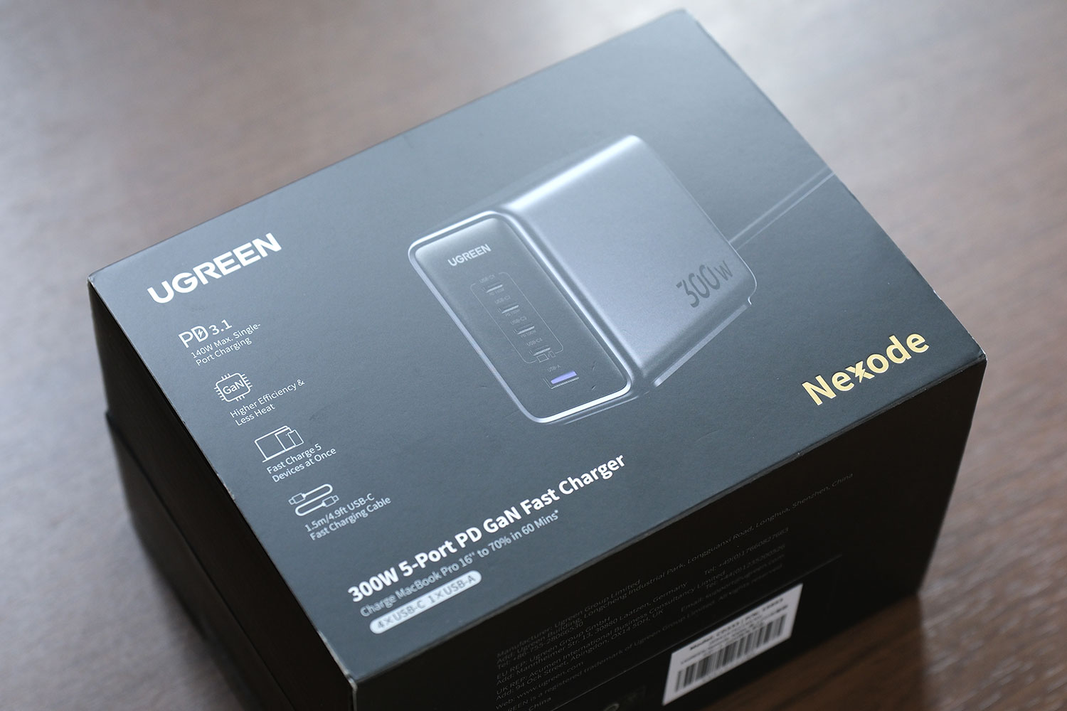 UGREEN Nexode 300W パッケージデザイン