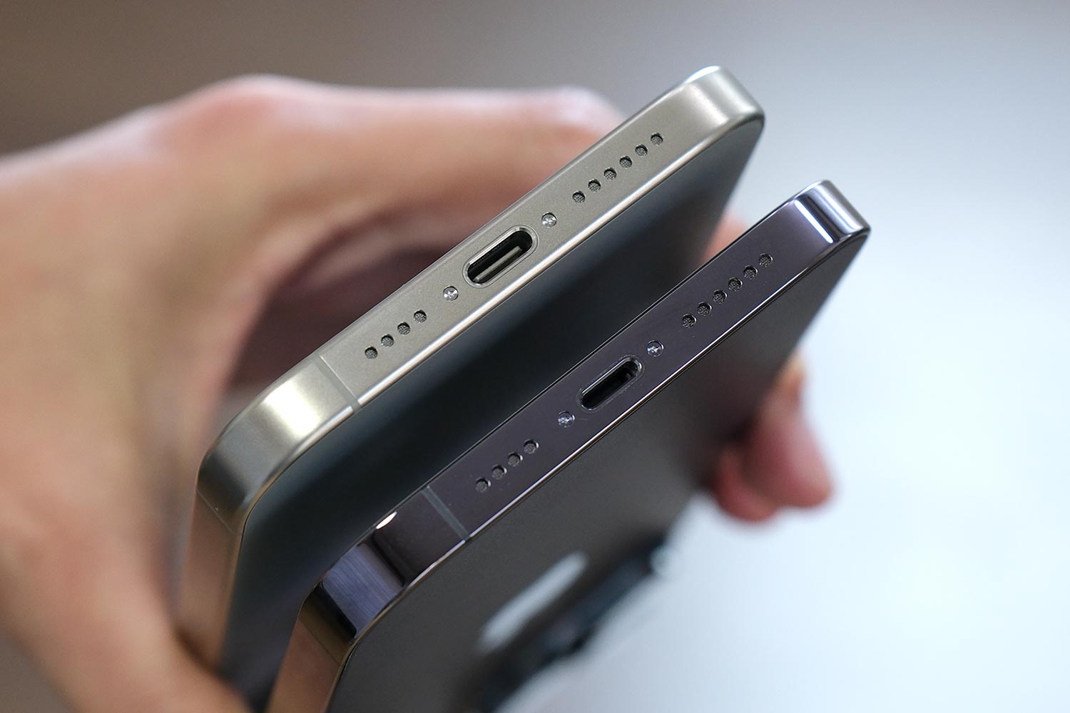 iPhone 15 Pro Max USB-Cポート