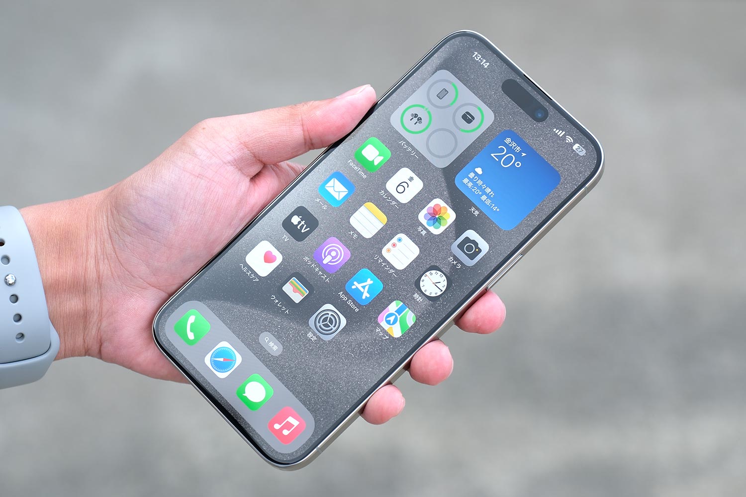iPhone 15 Pro Max 正面デザイン