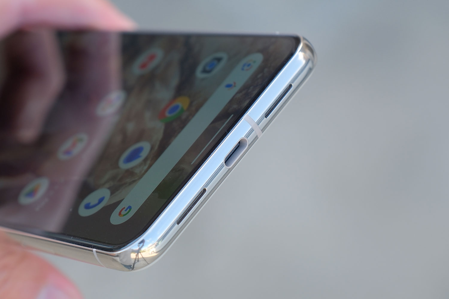 Pixel 8 Pro USB-Cポート