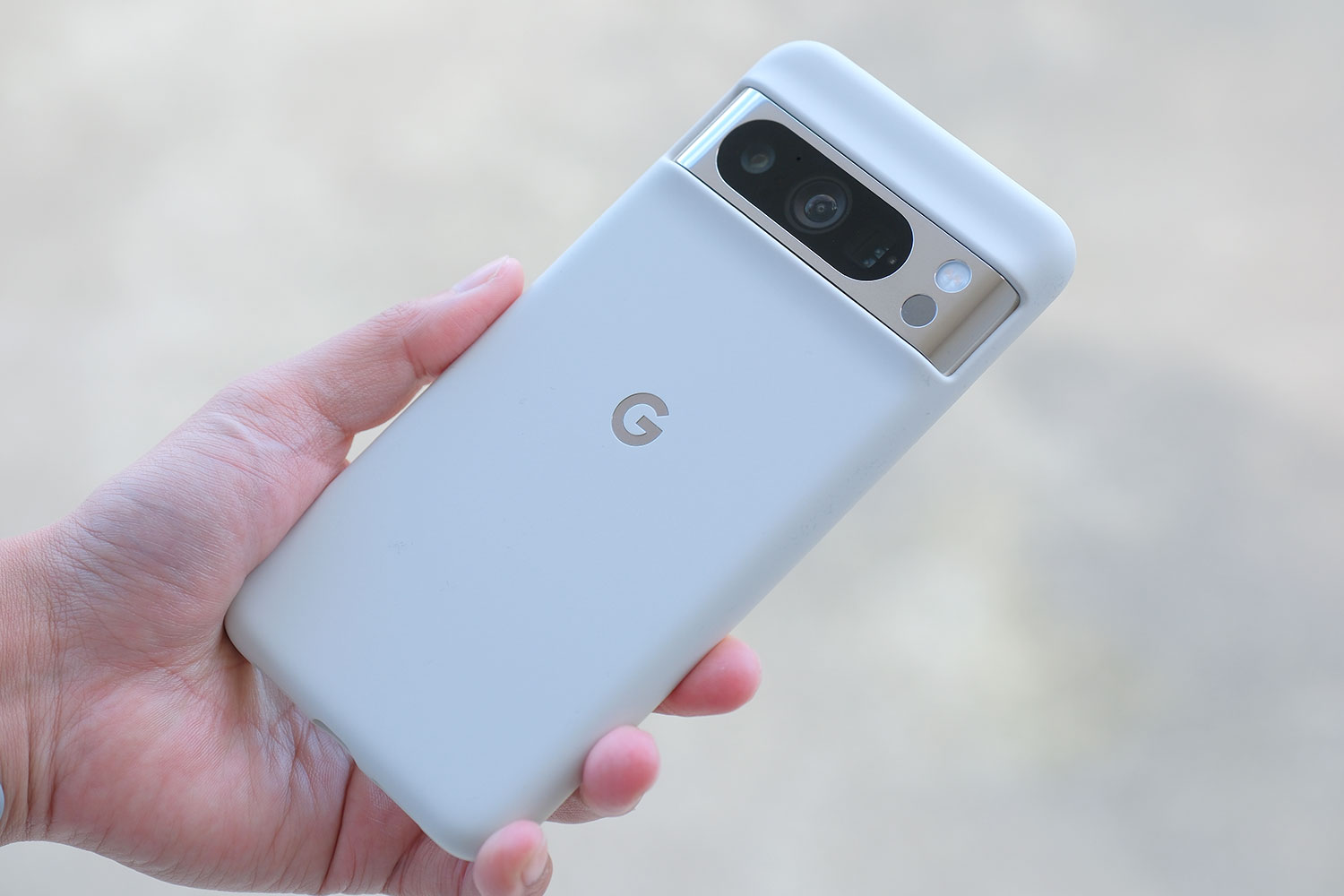 Pixel 8 Pro 純正ケース