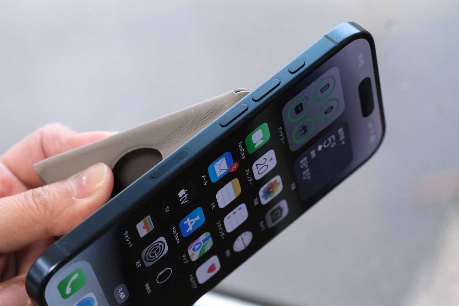iPhone 15 Pro サイドフレーム