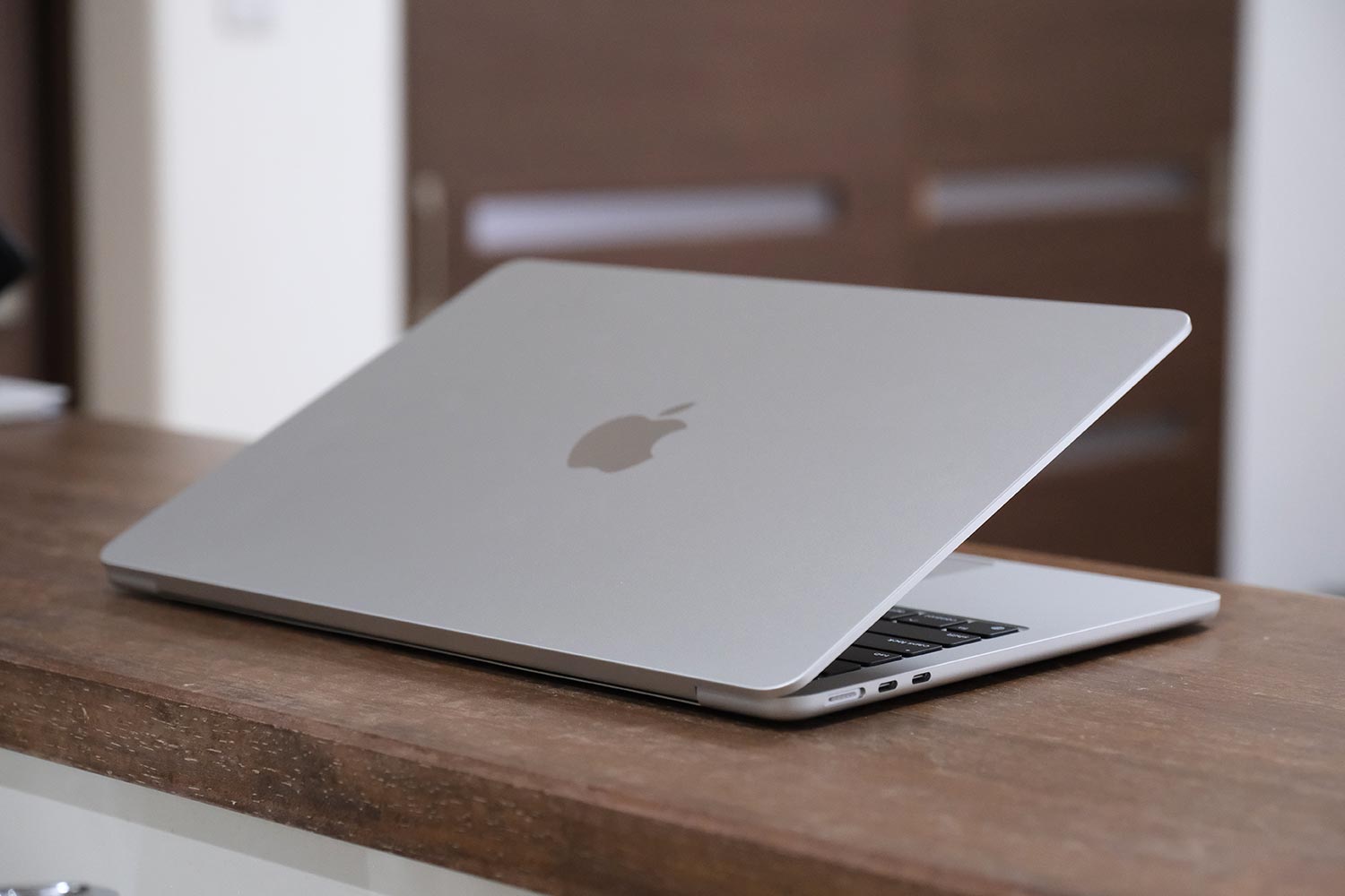 MacBook Air M3 背面