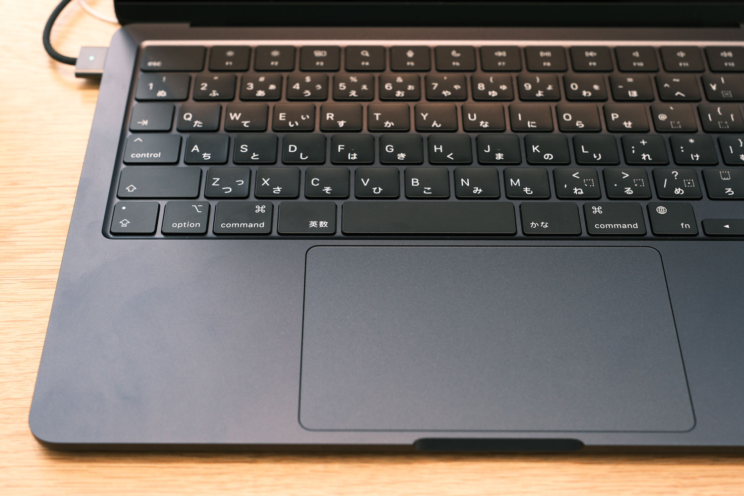 MacBook Air(M3)ミッドナイト指紋付着具合2