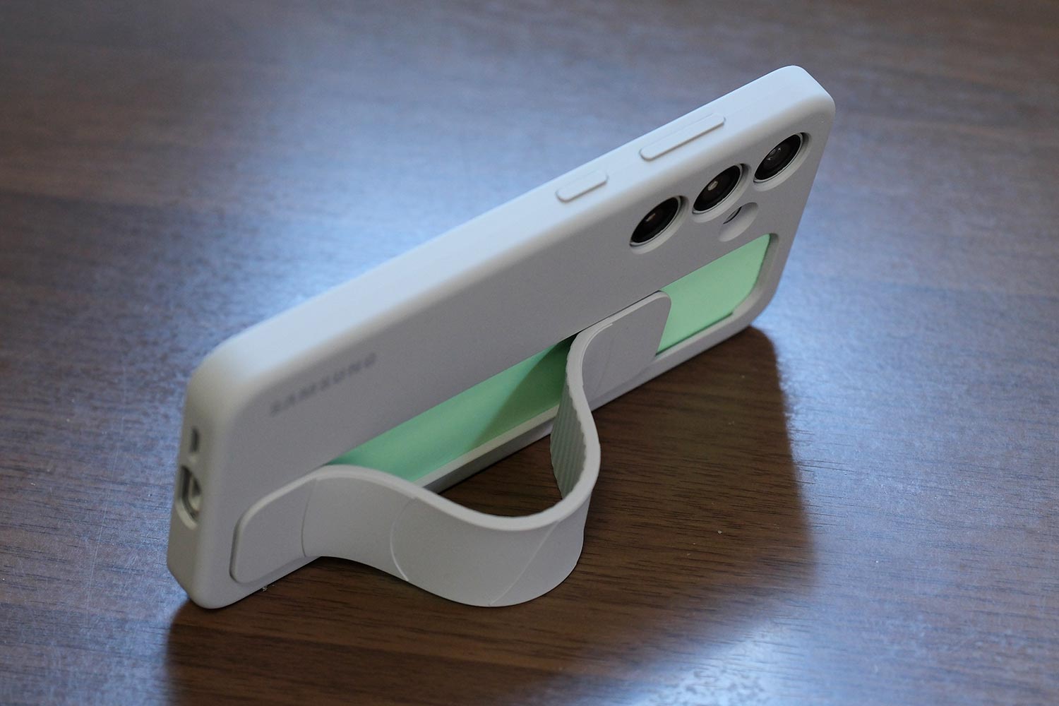 Galaxy S24 純正ケース スタンドモード
