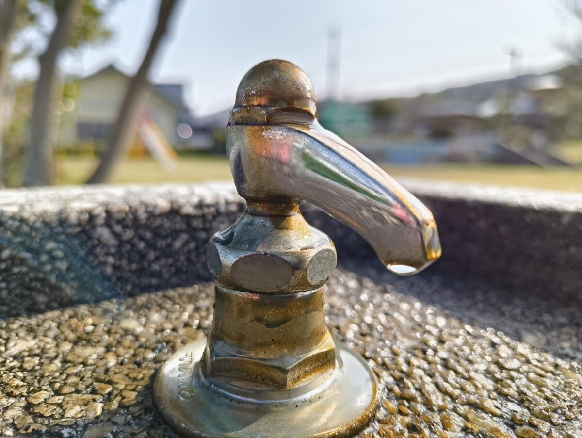 Nothing Phone (2a) 広角カメラで水道の蛇口を撮影