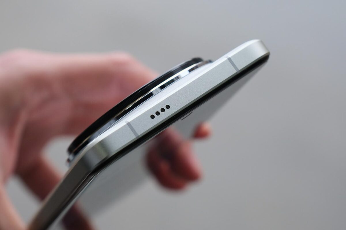 Xiaomi 14 Ultra 本体上側