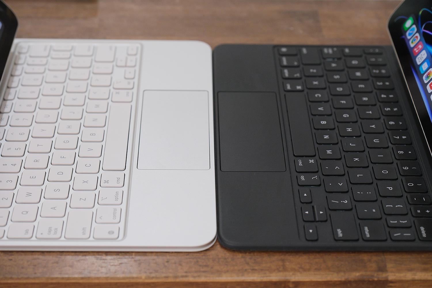 Magic Keyboard（M4）と（M2）のトラックパッドの大きさ比較