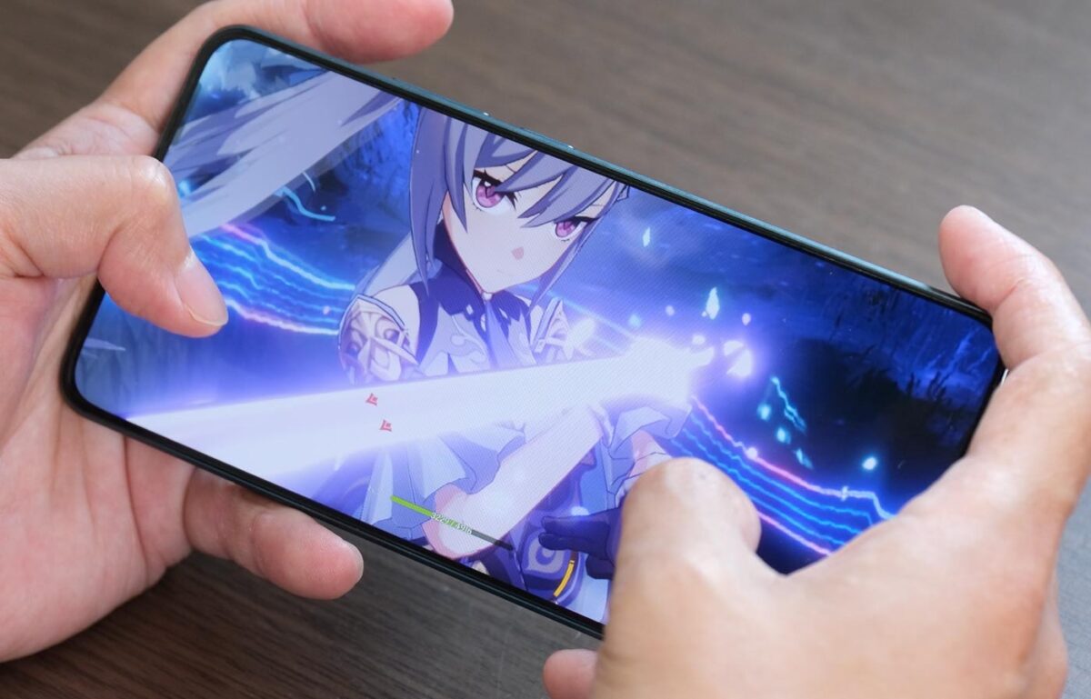 Reno11 A 原神をプレイ
