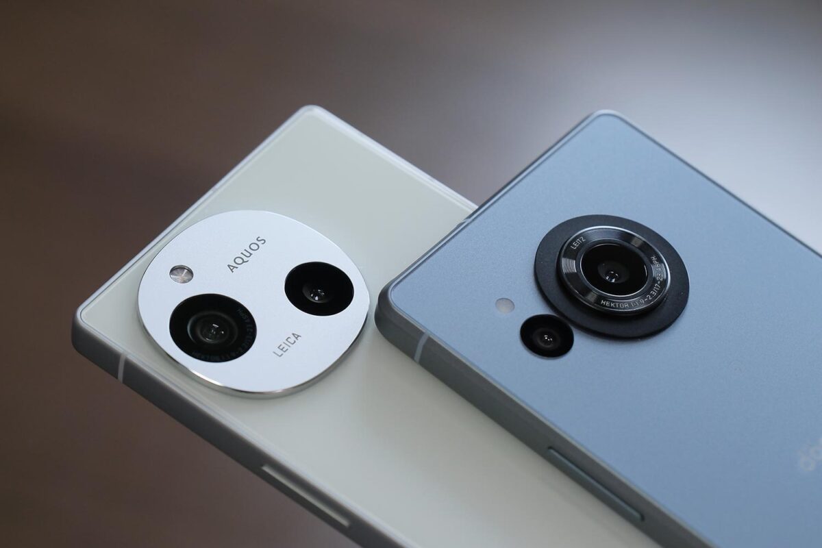 AQUOS R9 vs R8 背面パネル