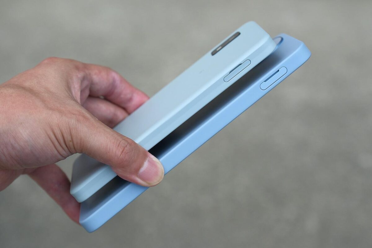 AQUOS wish4 vs AQUOS wish3 サイドフレーム左側
