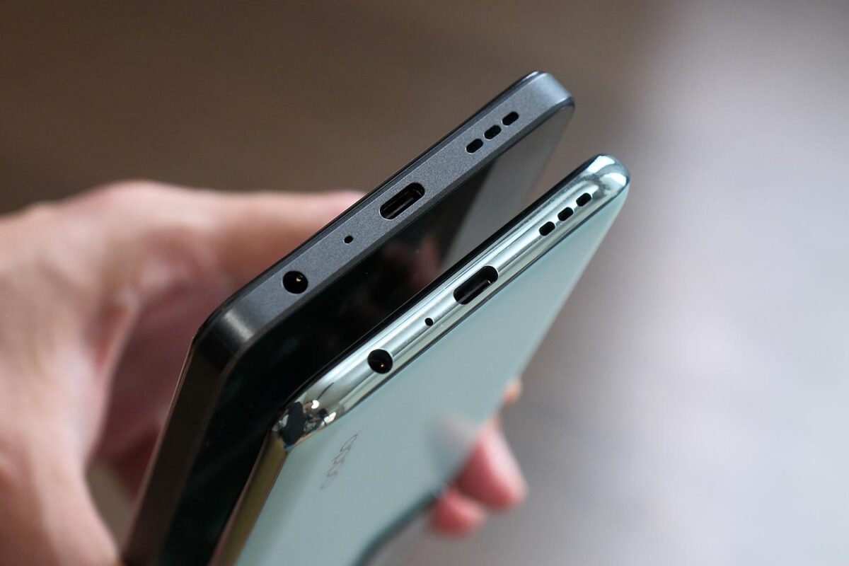 OPPO A79 vs A55s 充電ポート
