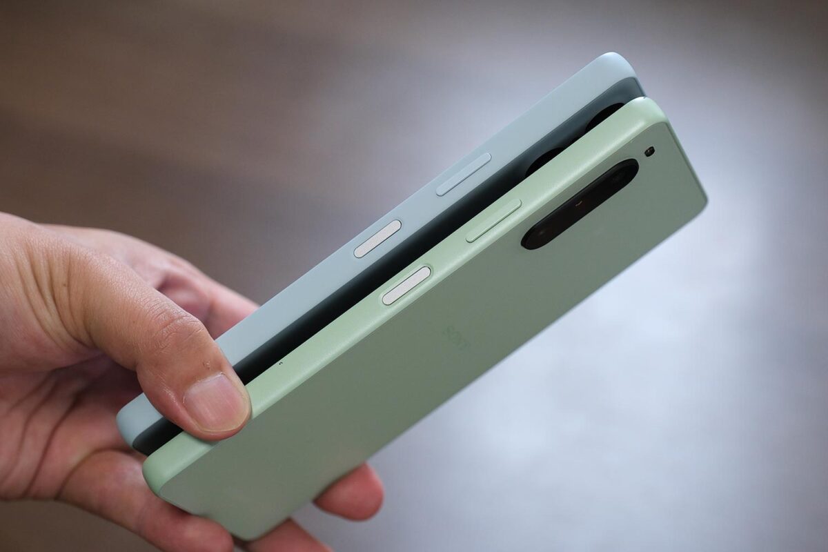 Xperia 10 VI vs Xperia 10 V サイドフレーム右側