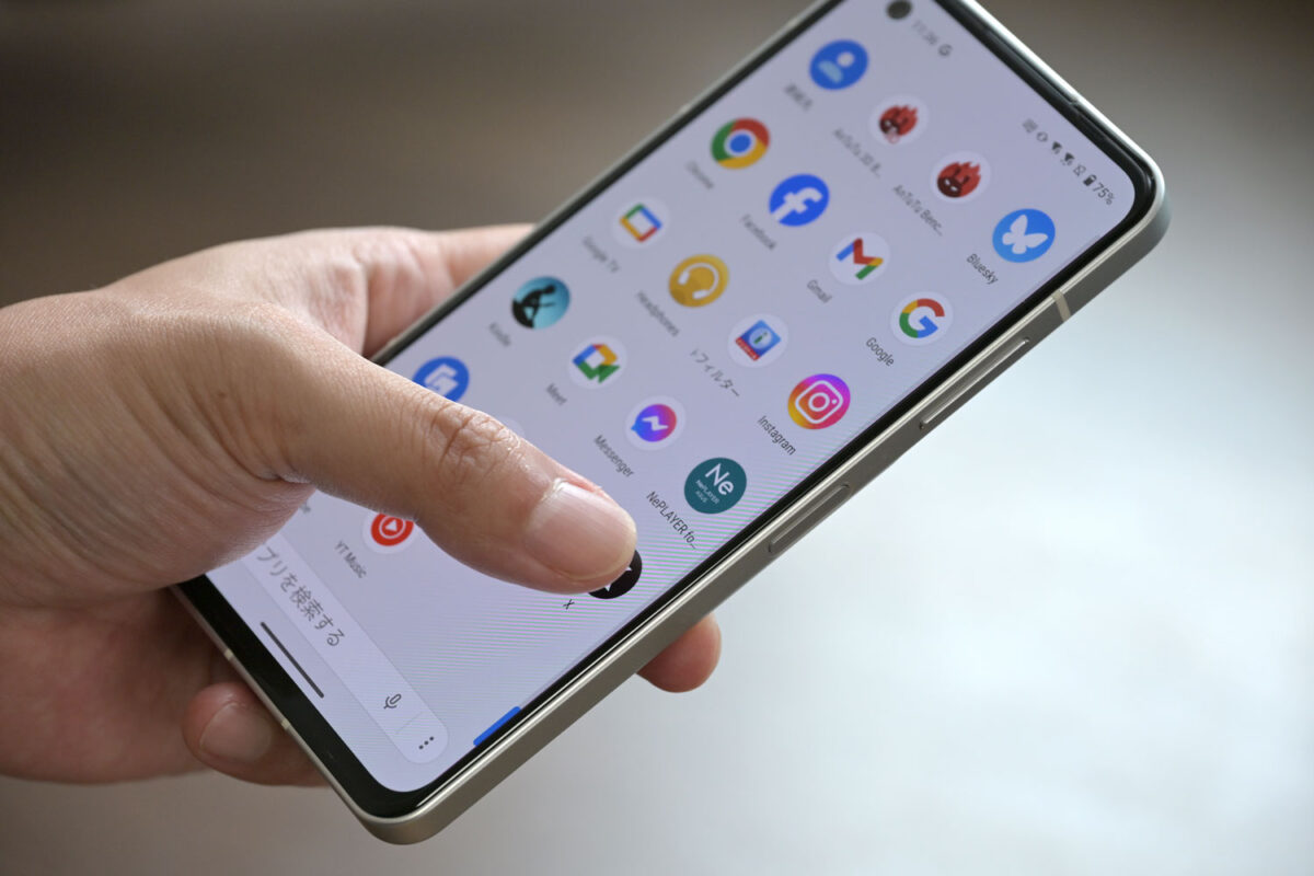 Zenfone 10 片手で使えるサイズ感
