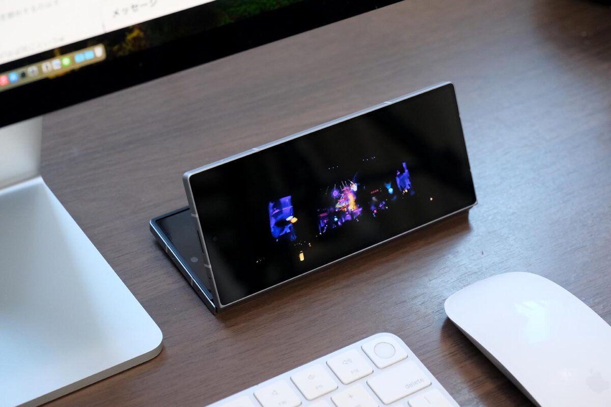 Galaxy Z Fold6 カバーディスプレイで動画視聴