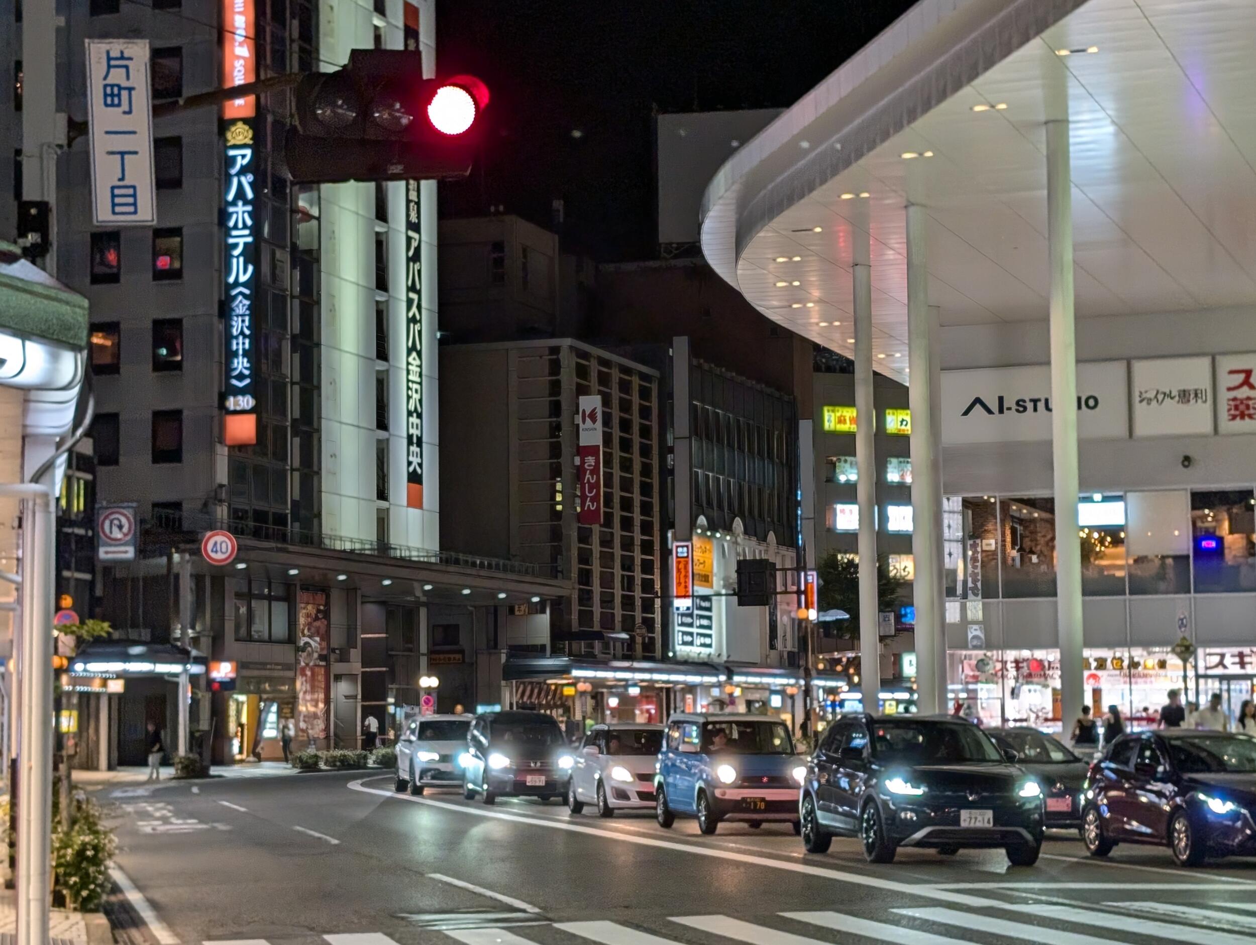 Pixel 8 Pro(広角3倍):夜の街