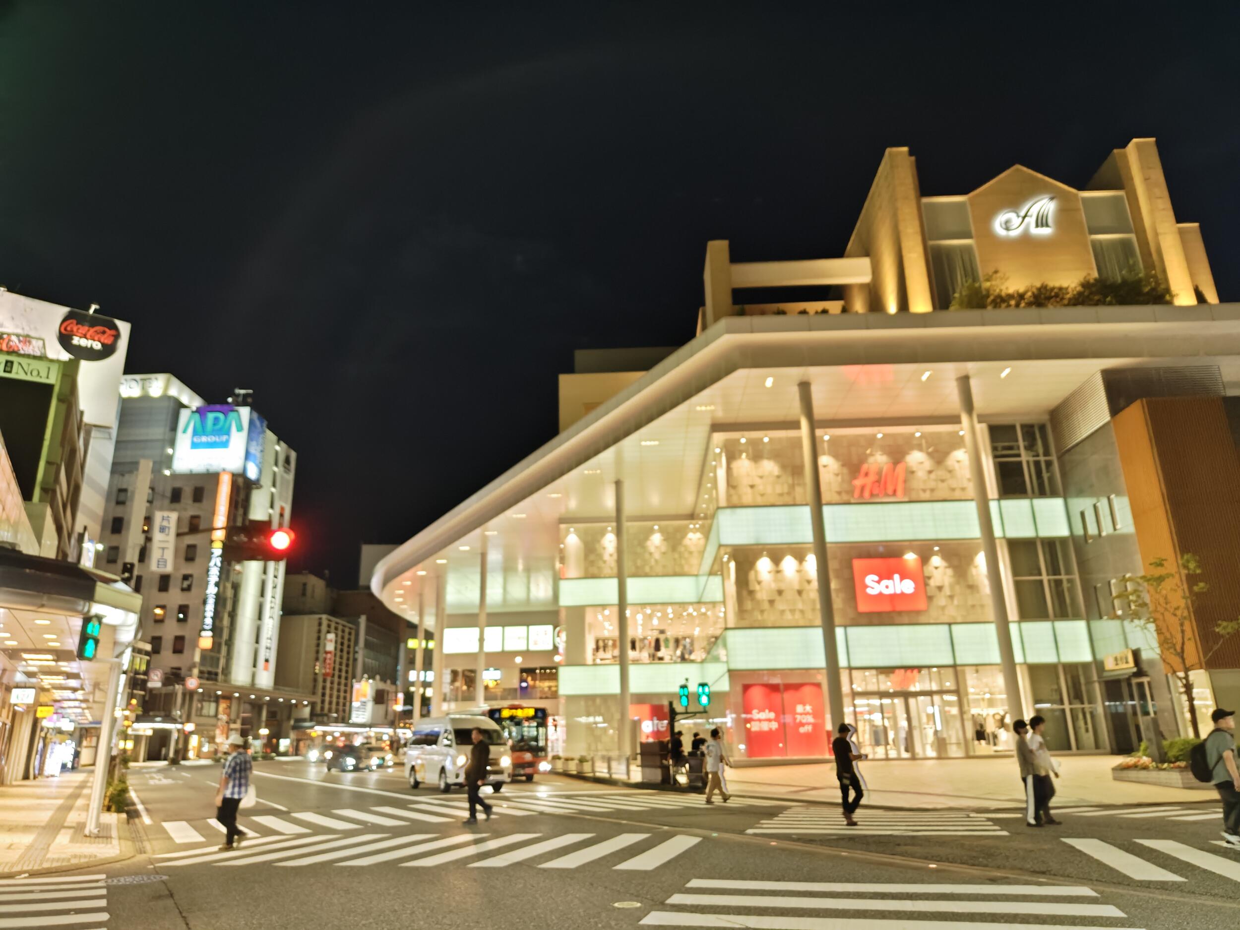 AQUOS R8 広角×1 夜の街