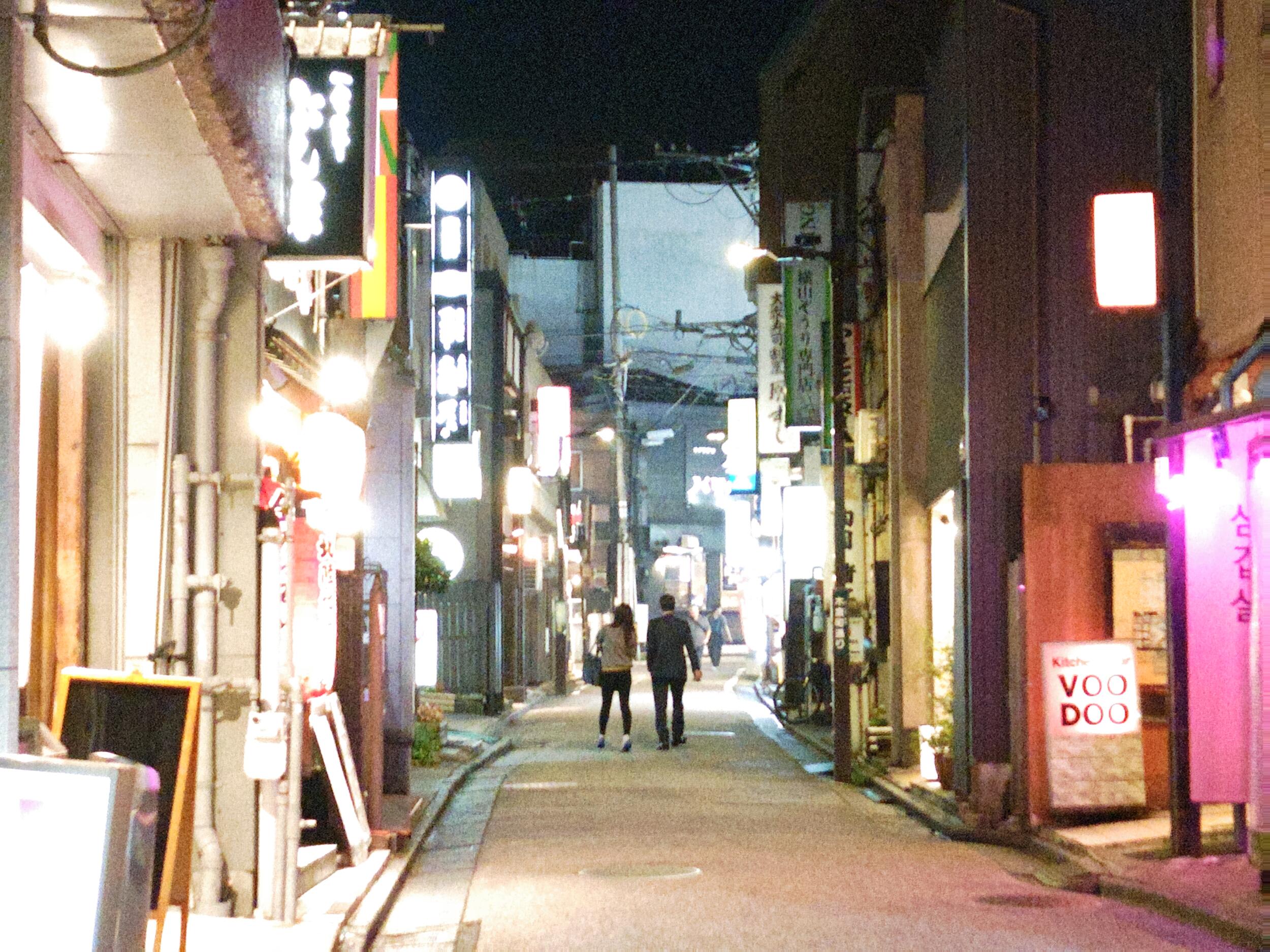 AQUOS R8 広角×2 夜の居酒屋