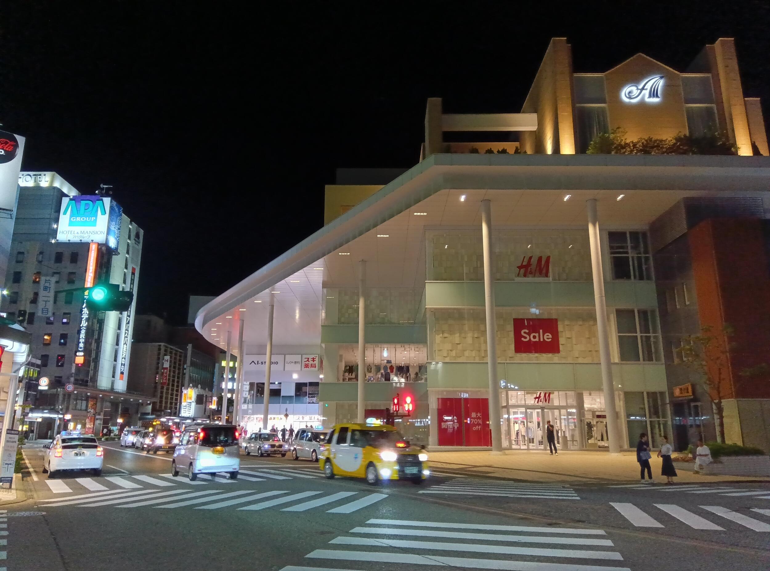 AQUOS wish3（広角×1）：夜の街