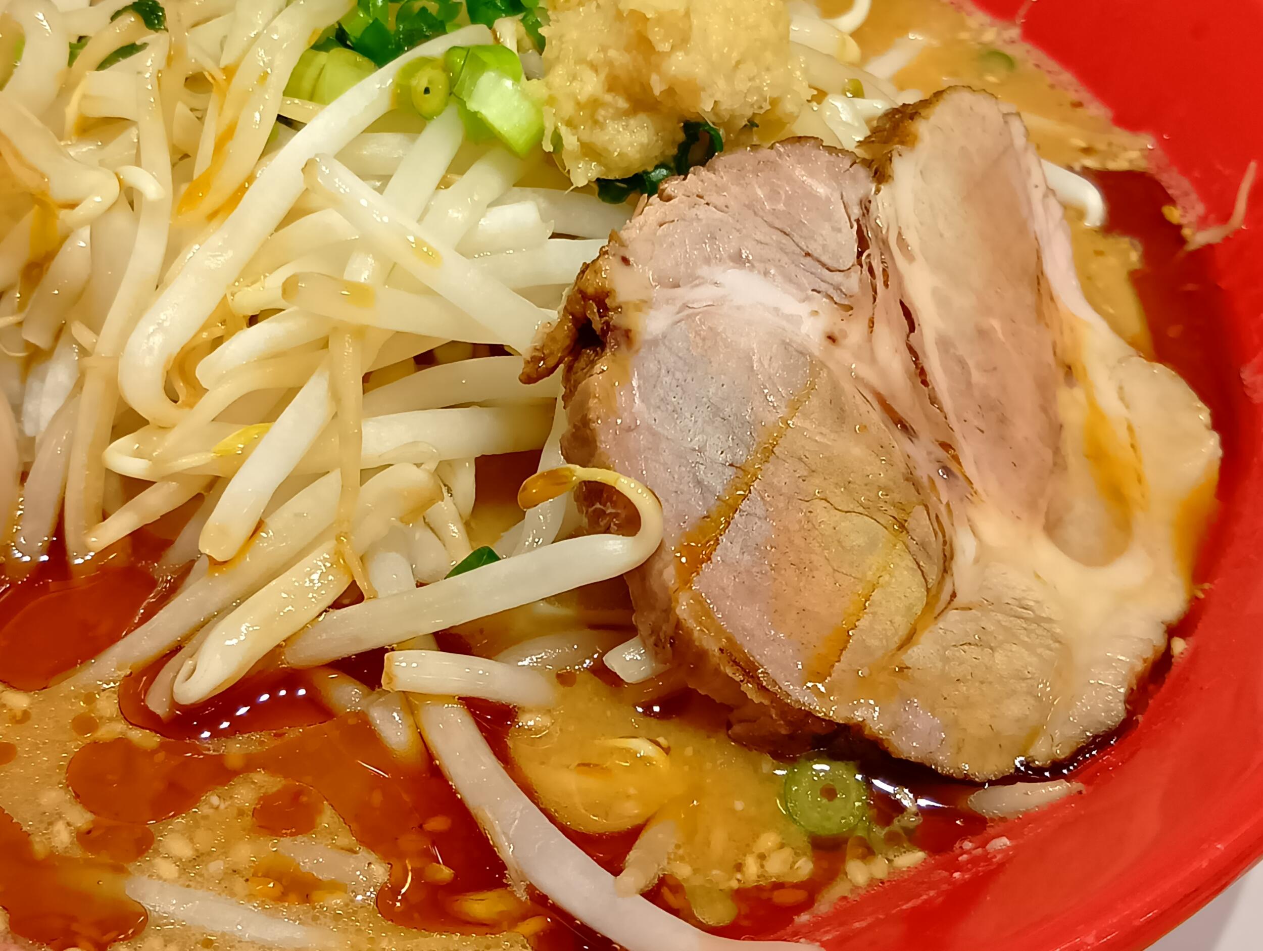 AQUOS wish4 広角カメラ ×2：ラーメン