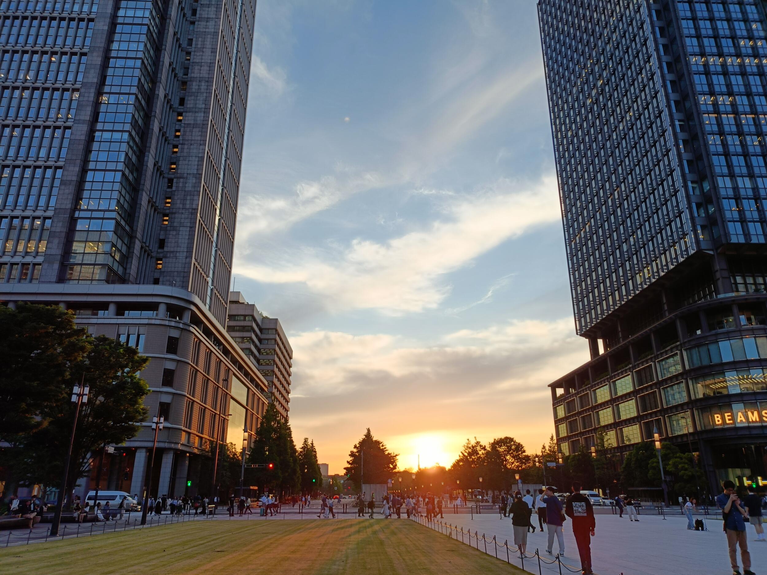 OPPO Reno11 A 広角1倍 東京駅前