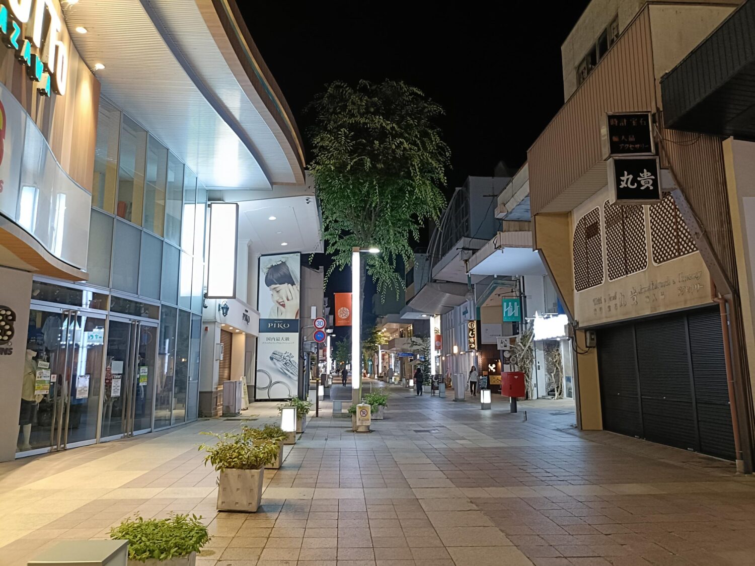 Reno11 A 広角カメラ×2:片町ストリートの夜