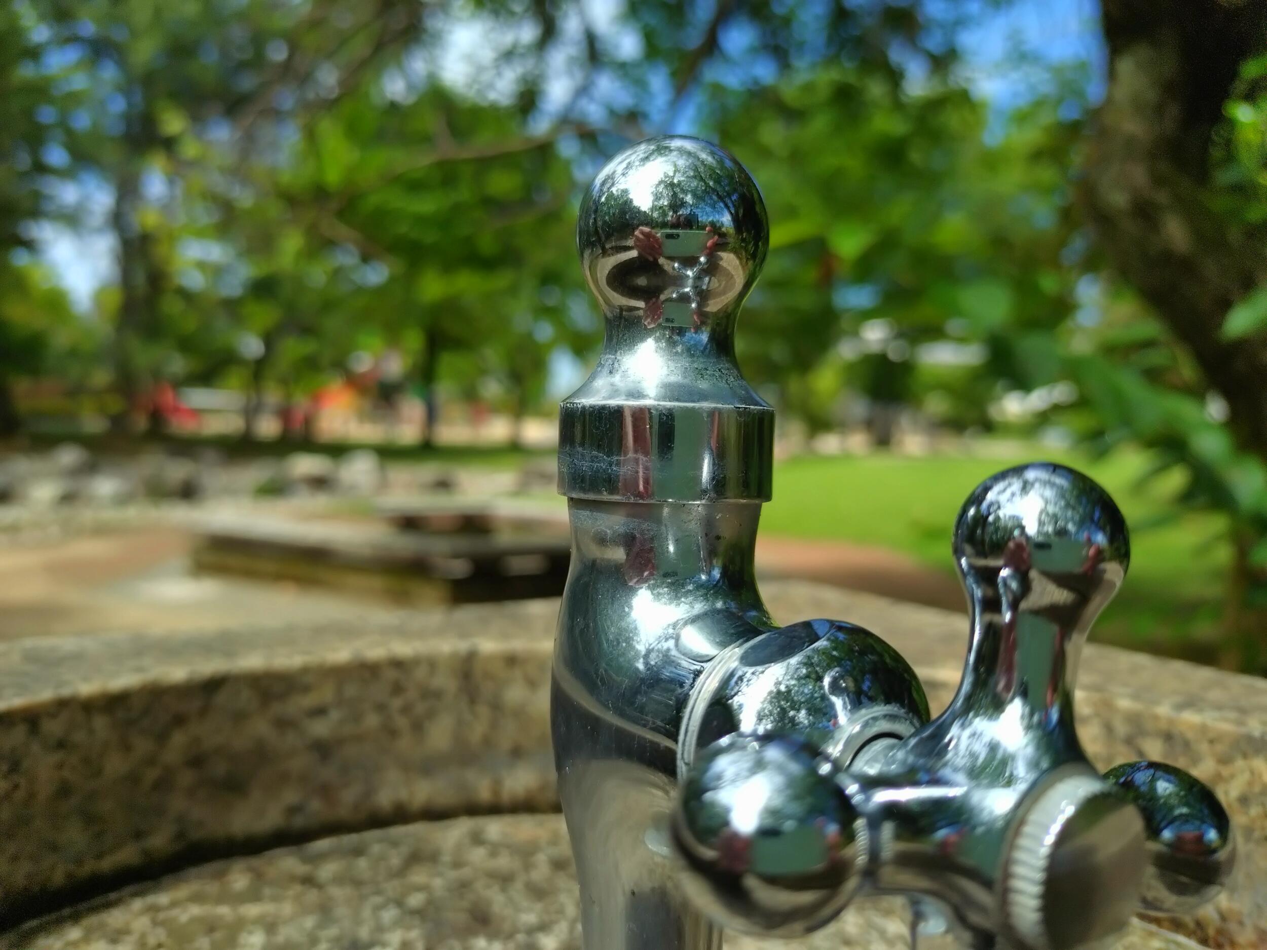 Xperia 10 V 広角カメラ 水道の蛇口