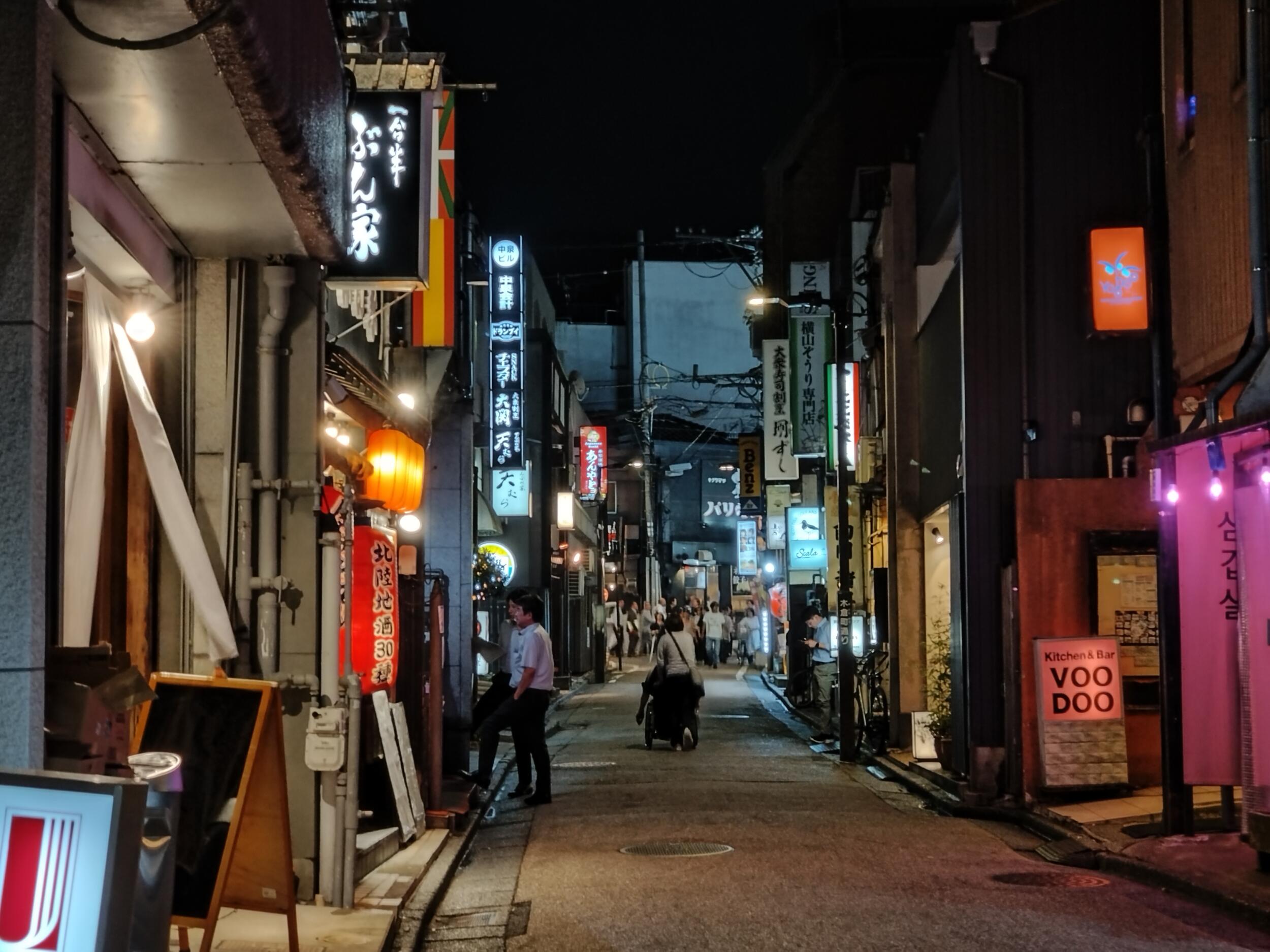 Xperia 10 V 広角2倍ズーム 飲み屋街
